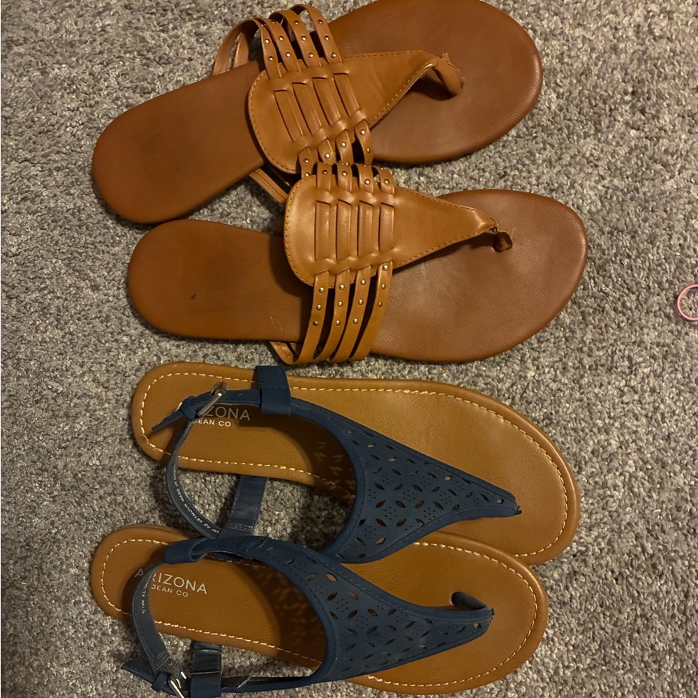 2 pair bundle of flip flops